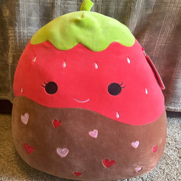 16" Scarlet Chocolate Strawberry 🍓🍫 *limited edition* NWT - Picture 1 of 8